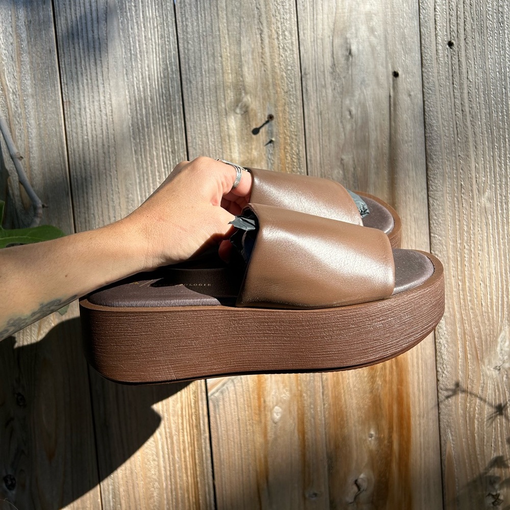 Platform sandals